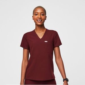 FIGS Catarina One-Pocket Scrub Top, Burgundy, size XS